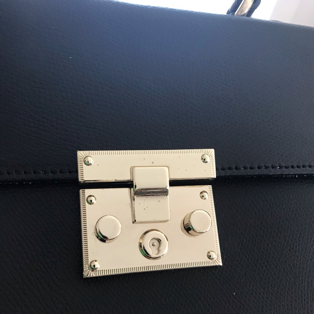 Borse in Pelle Petite Bag magnetic lock and handle